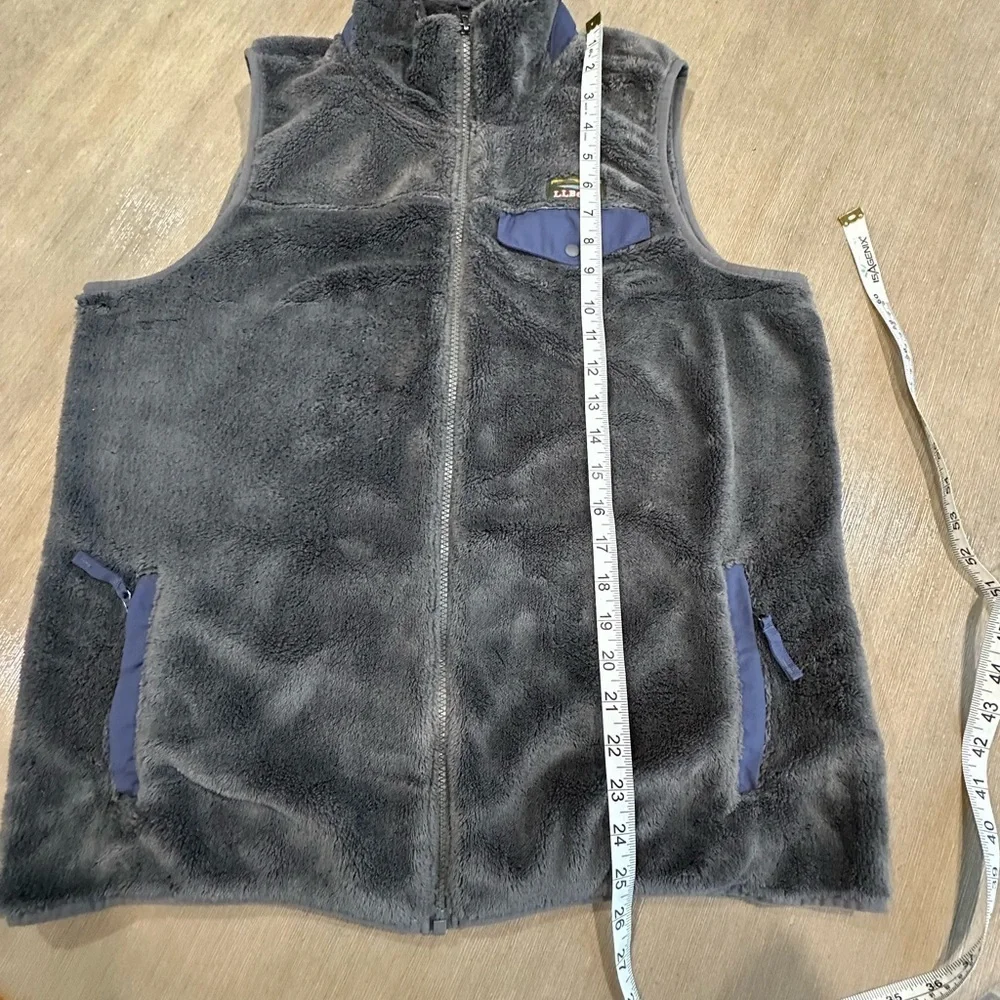 Women’s L.L.Bean Gray Fleece Vest with blue trim EUC